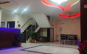 Hotel Kb Square Near Chandigarh Railway Station