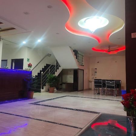 Hotel Kb Square Near Chandigarh Railway Station Exterior photo