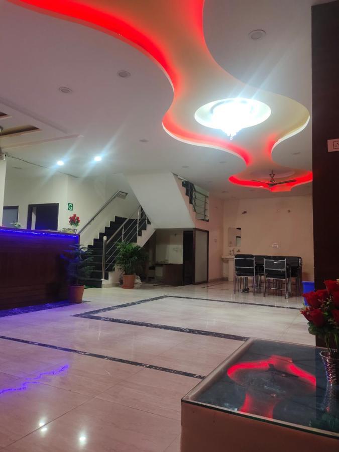 Hotel Kb Square Near Chandigarh Railway Station Exterior photo