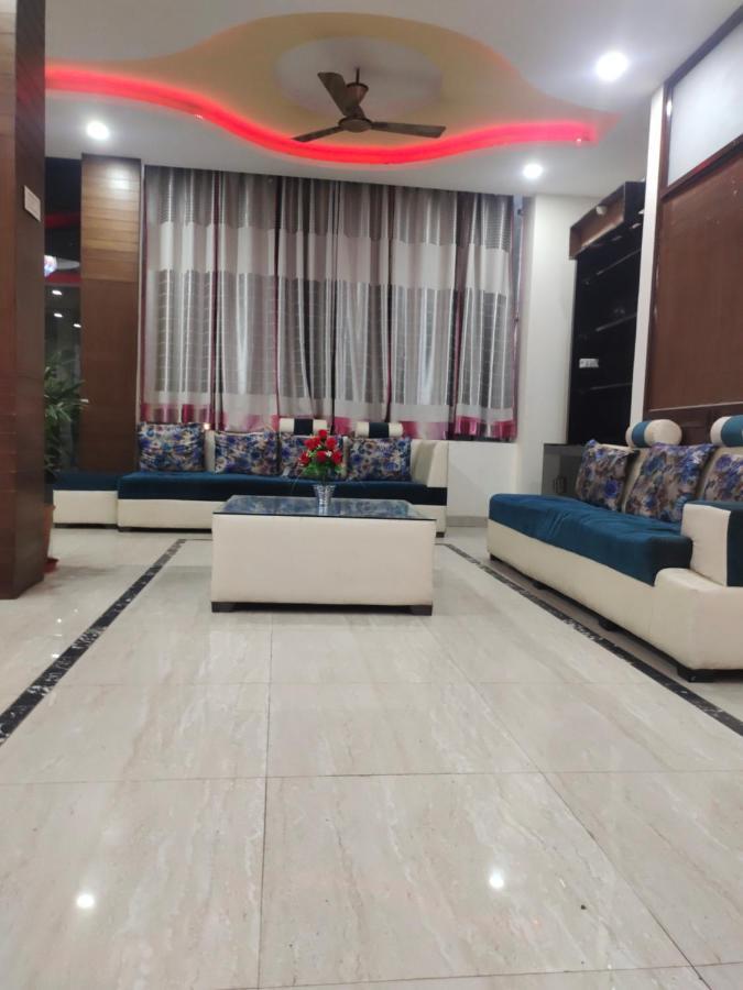 Hotel Kb Square Near Chandigarh Railway Station Exterior photo