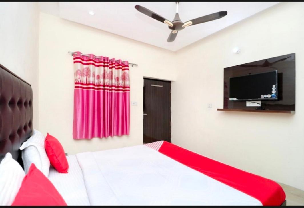 Hotel Kb Square Near Chandigarh Railway Station Room photo