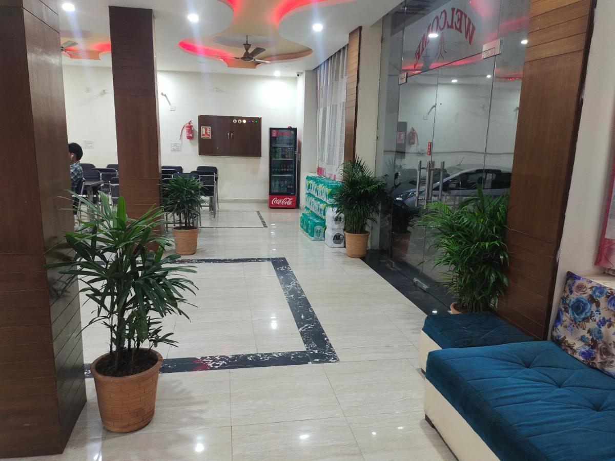 Hotel Kb Square Near Chandigarh Railway Station Exterior photo