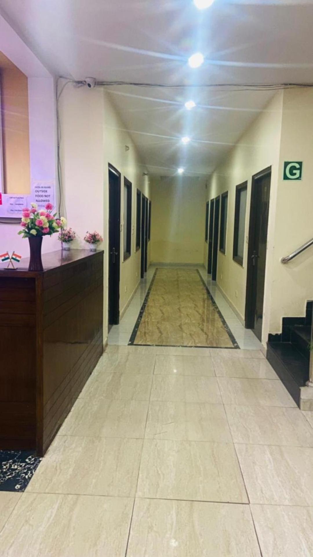 Hotel Kb Square Near Chandigarh Railway Station Room photo