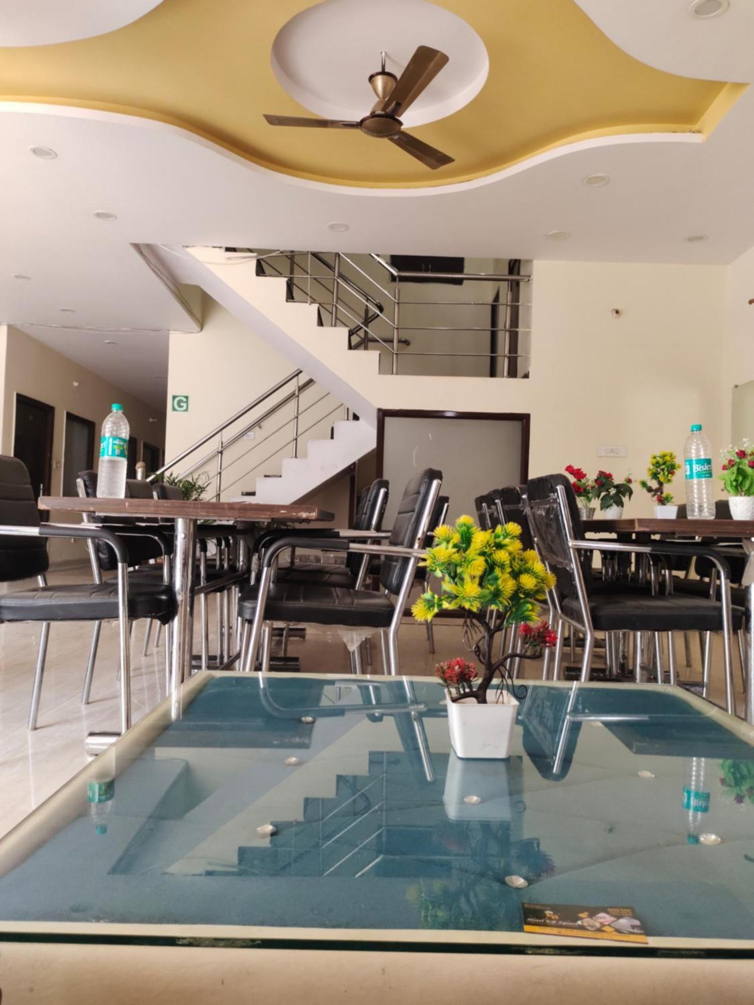 Hotel Kb Square Near Chandigarh Railway Station Room photo