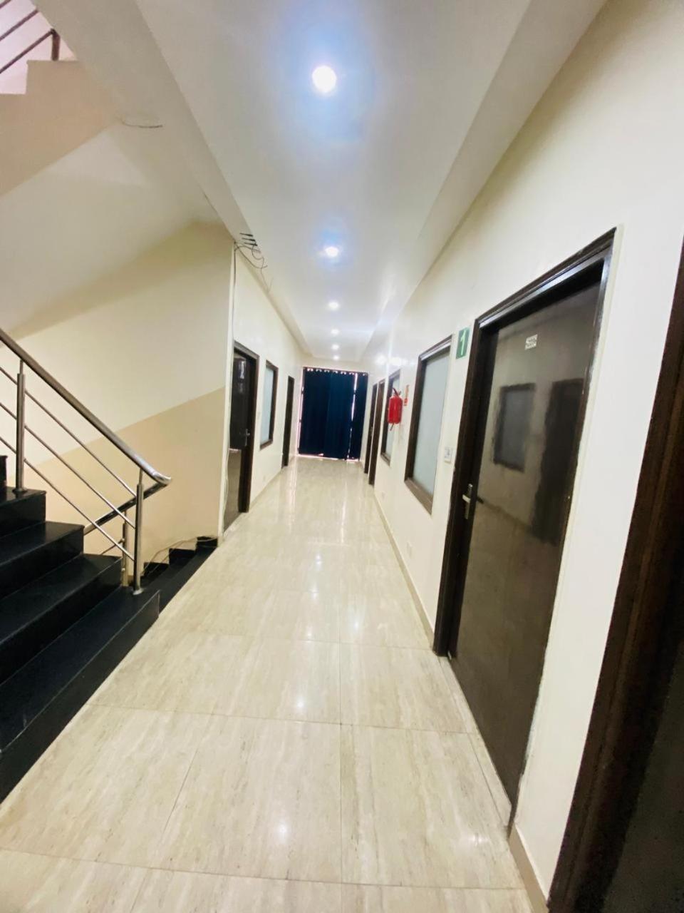Hotel Kb Square Near Chandigarh Railway Station Exterior photo