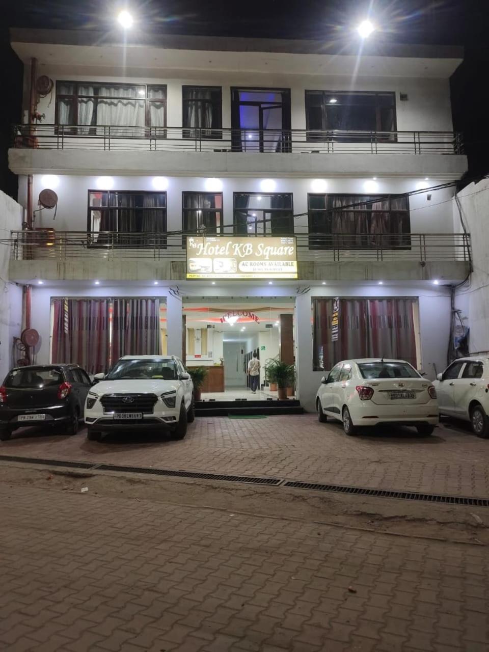 Hotel Kb Square Near Chandigarh Railway Station Exterior photo