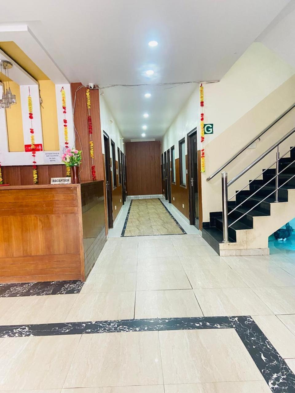 Hotel Kb Square Near Chandigarh Railway Station Exterior photo