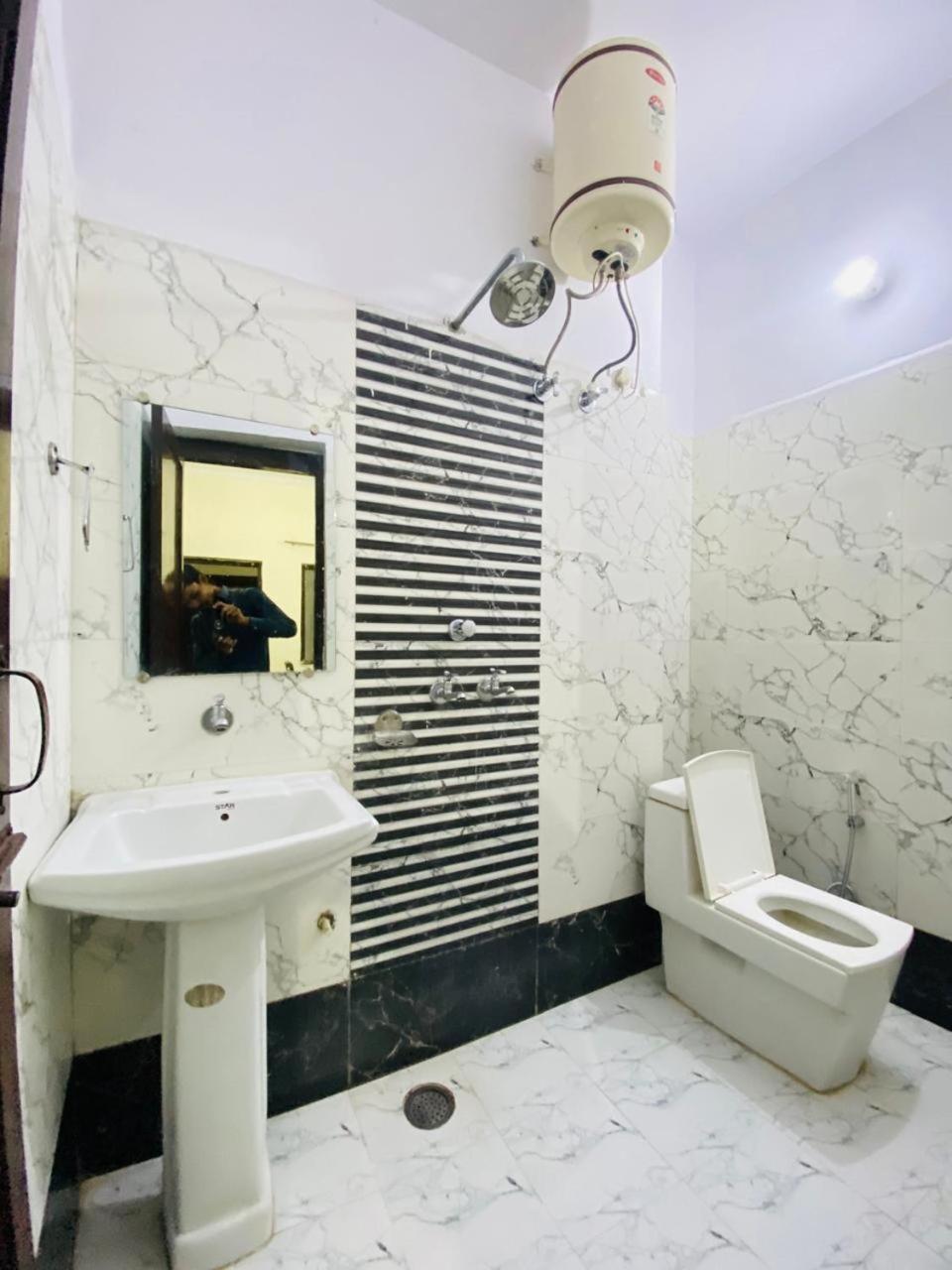 Hotel Kb Square Near Chandigarh Railway Station Exterior photo
